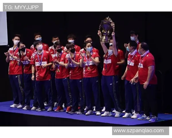 深圳羽毛球队与重庆羽毛球队赛后复盘分析灵活性表现及战术调整 深圳羽毛球队与重庆羽毛球队赛后复盘分析灵活性表现及战术调整