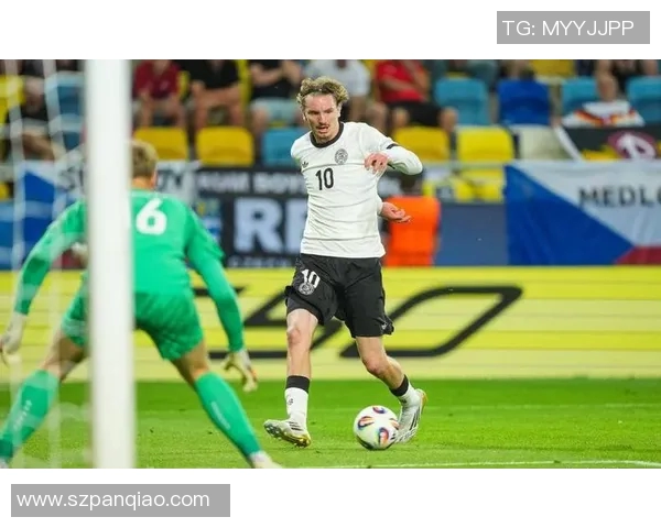 欧青赛精彩对决德国队迎战丹麦队争夺晋级资格