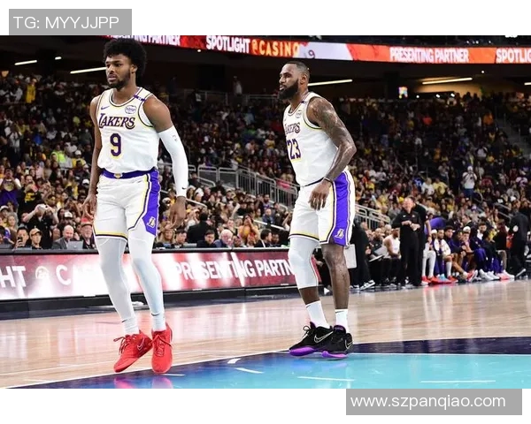 詹姆斯父子同台倒计时布朗尼正式宣布参加NBA选秀引发关注