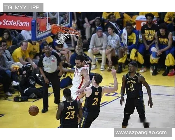 雷霆与凯尔特人激战正酣双方明星球员争夺胜利荣耀