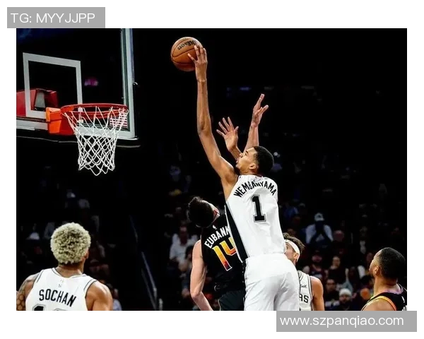 马刺与太阳激战11月15日NBA赛场精彩对决引人瞩目 马刺与太阳激战11月15日NBA赛场精彩对决引人瞩目